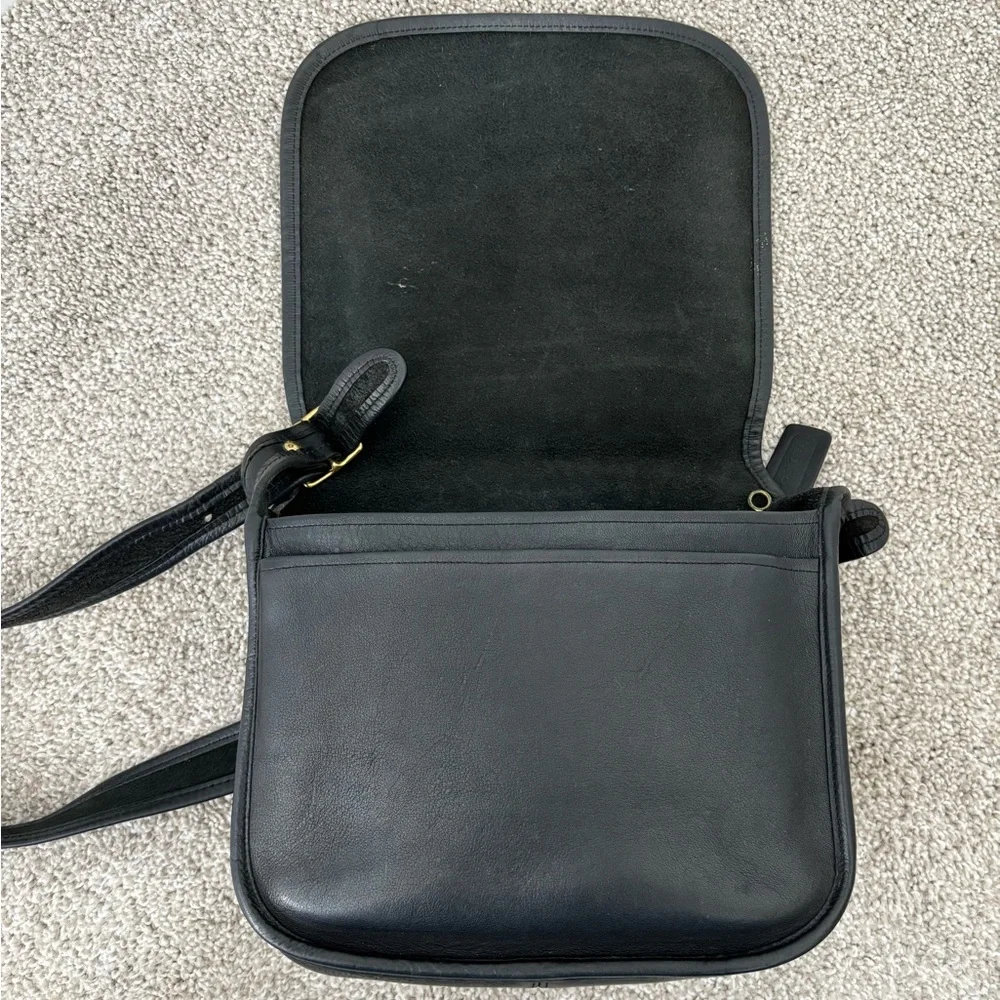 Vintage coach classic shoulder pouch - Picture 8 of 11